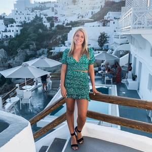 Meet your Posher, Alexandra